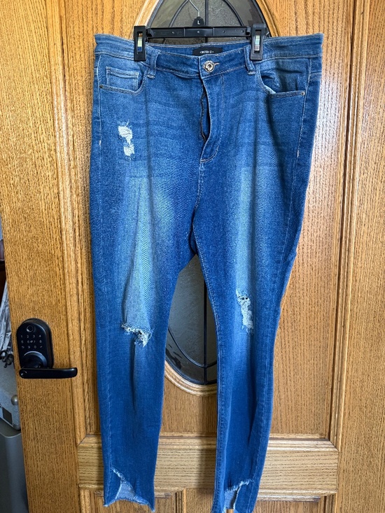 Forever 21 Denim - Forever 21 blue skinny jeans with distressed details Size 16